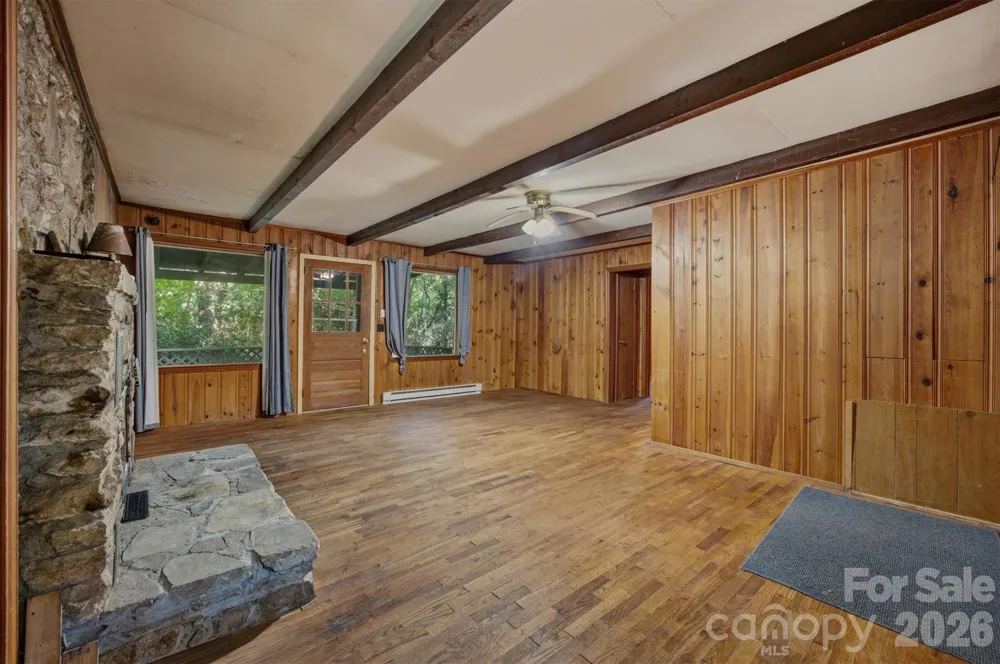 7036 Rhododendron Drive Newland, NC 28657