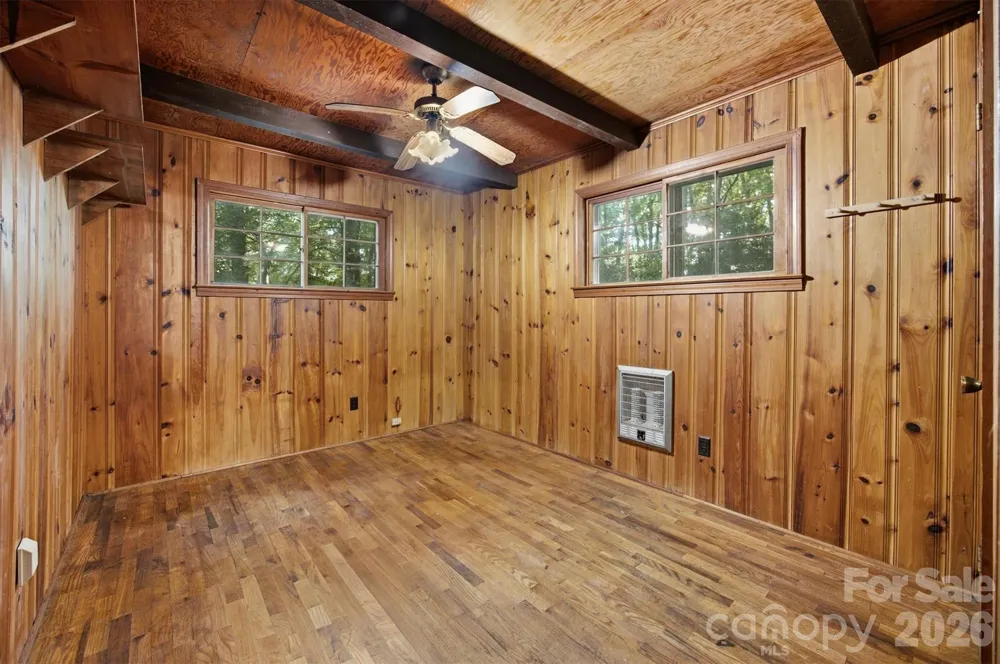 7036 Rhododendron Drive Newland, NC 28657