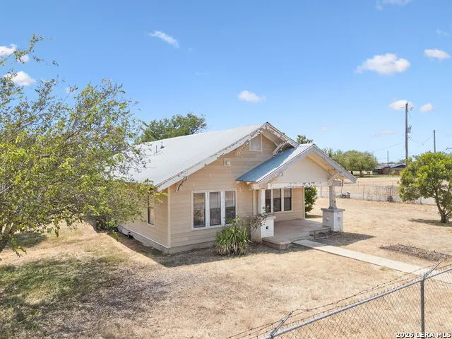 201 E Harris St Dilley, TX 78017