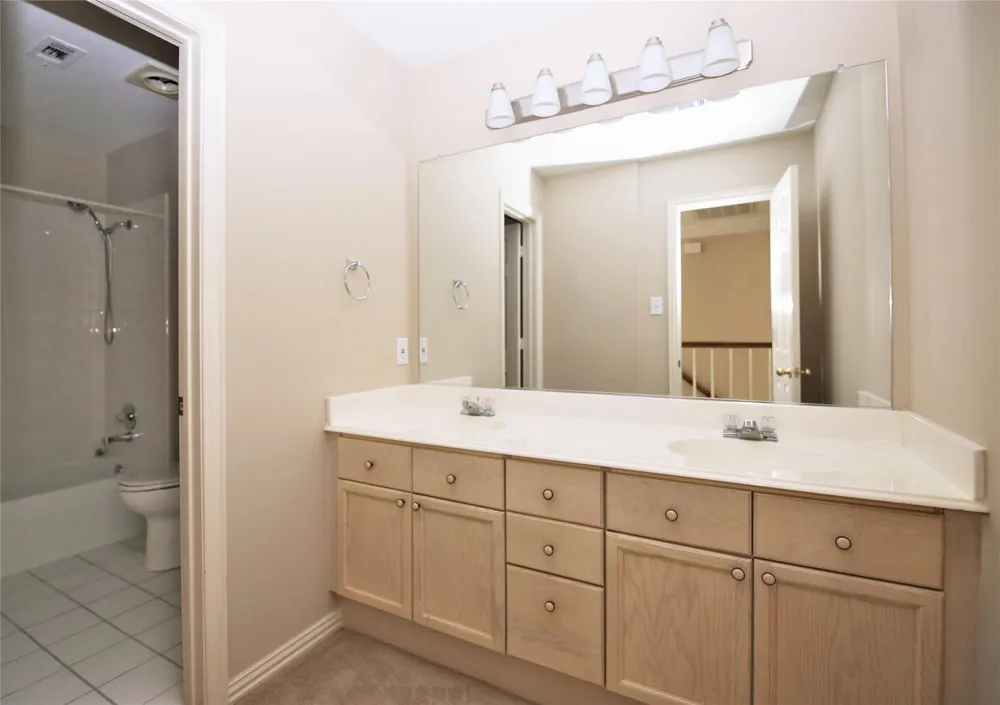 4124 Briarbend Road Dallas, TX 75287