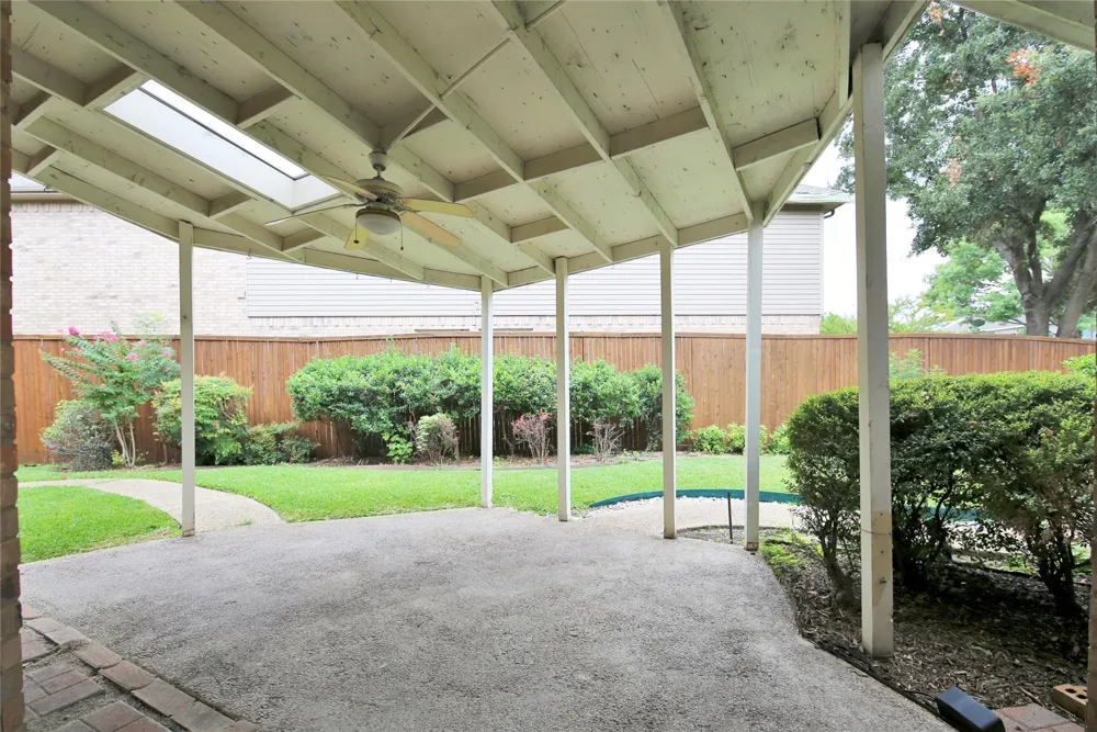 4124 Briarbend Road Dallas, TX 75287