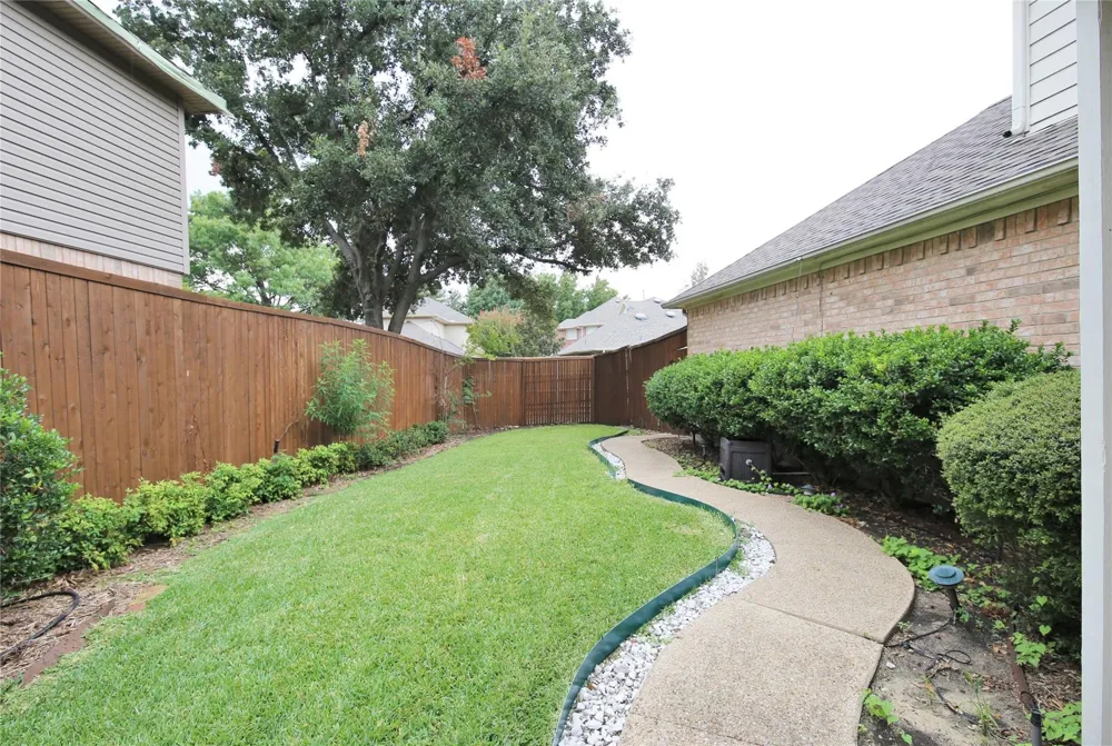 4124 Briarbend Road Dallas, TX 75287
