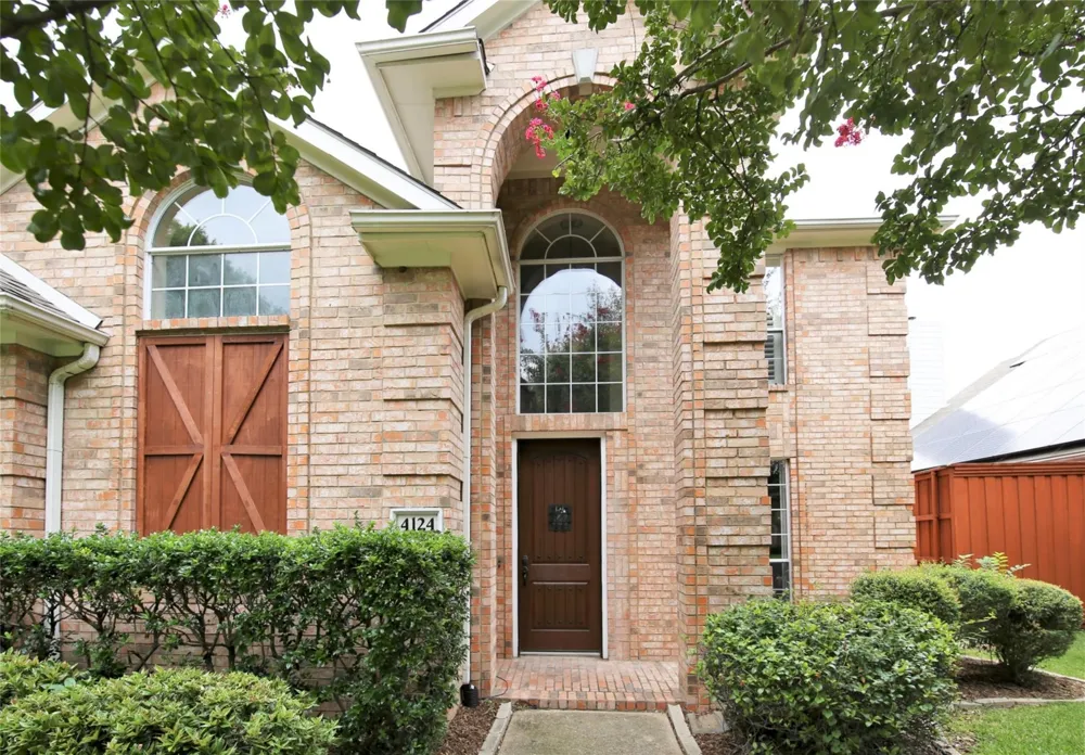 4124 Briarbend Road Dallas, TX 75287