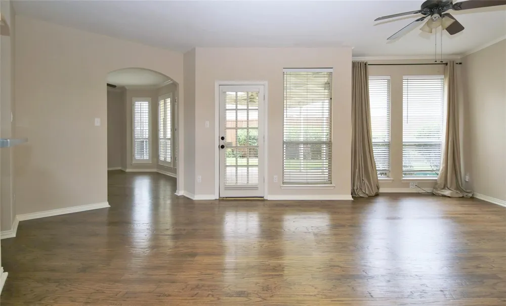 4124 Briarbend Road Dallas, TX 75287