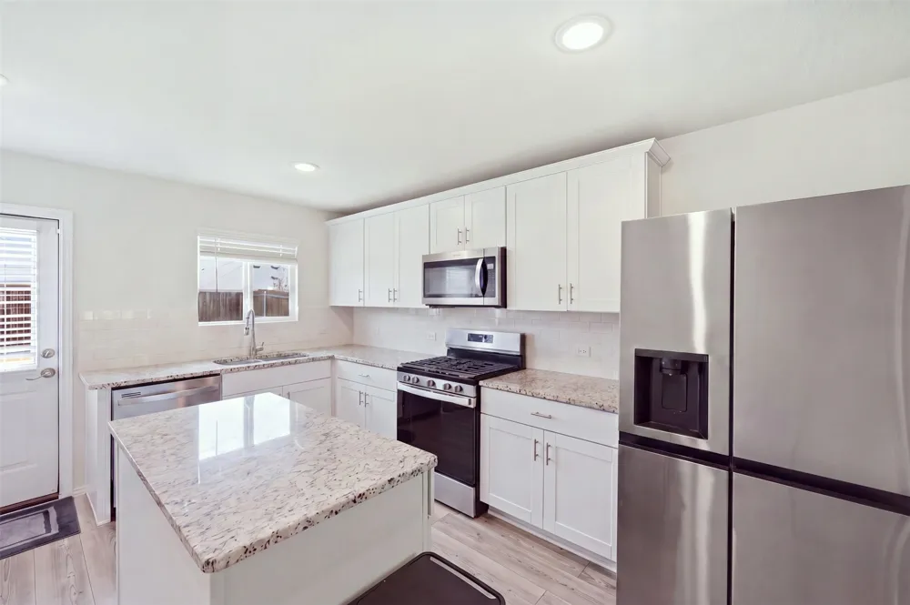 16028 Crews Avenue Haslet, TX 76052