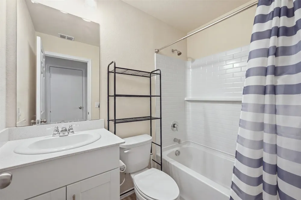 16028 Crews Avenue Haslet, TX 76052