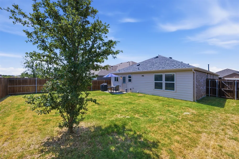 16028 Crews Avenue Haslet, TX 76052
