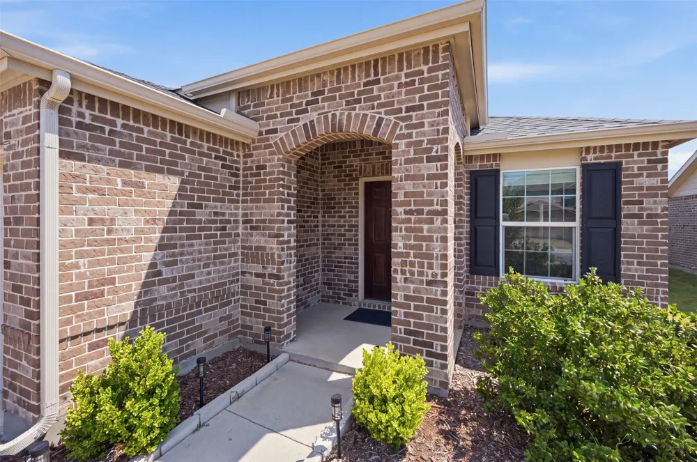 16028 Crews Avenue Haslet, TX 76052