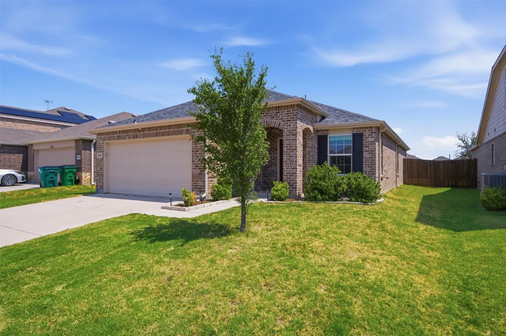 16028 Crews Avenue Haslet, TX 76052