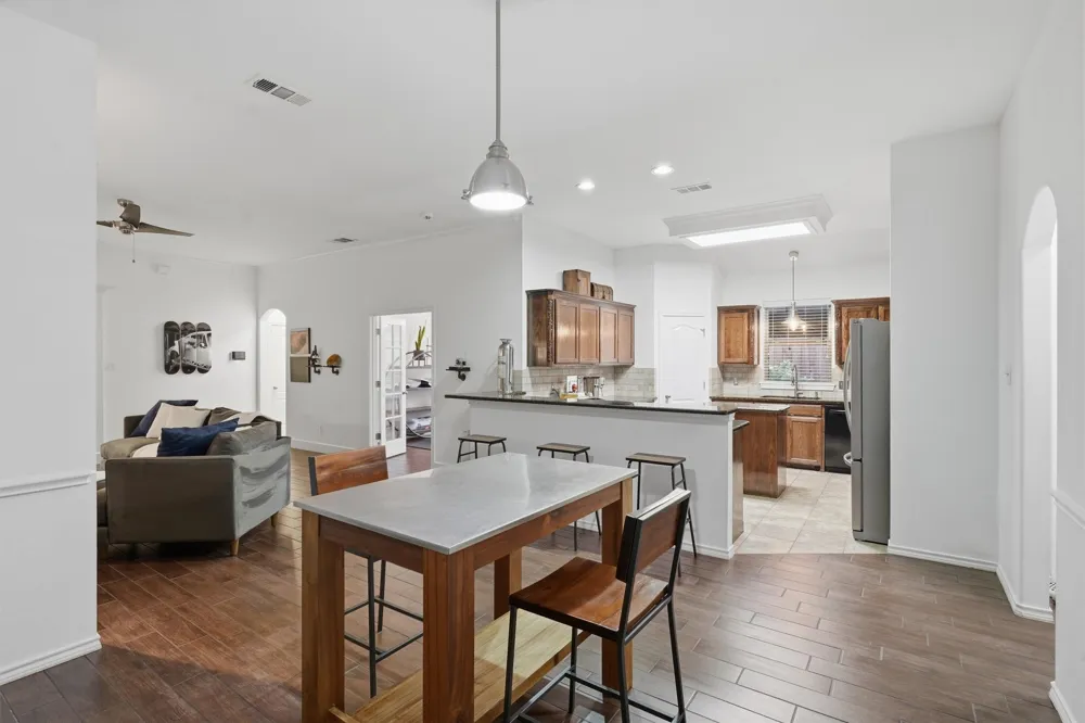 305 Delaware Street Burleson, TX 76028
