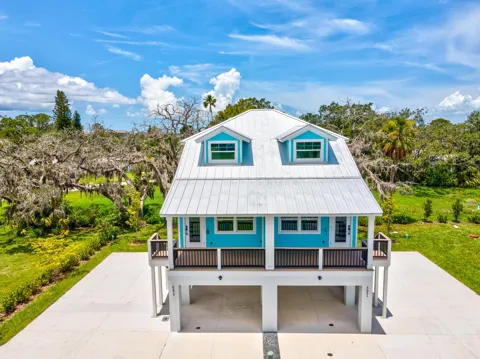 6691 WANDER LANE