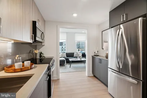 2000 DREER STREET #303