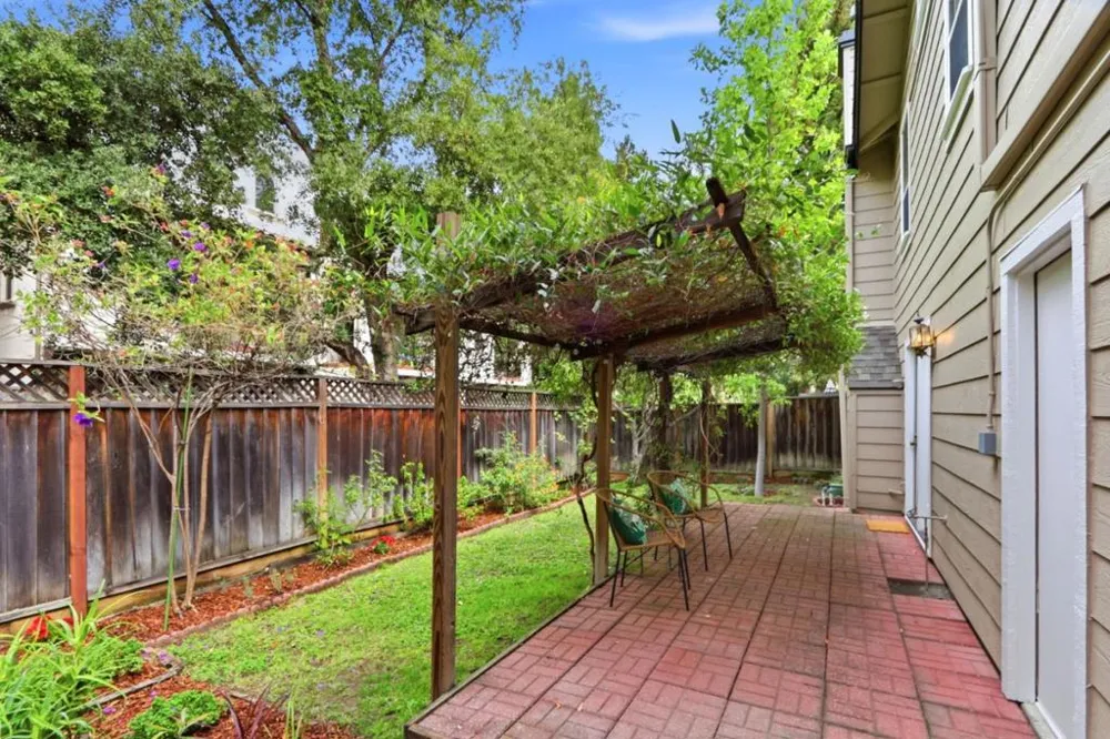 172 Ada Avenue #10 Mountain View, CA 94043