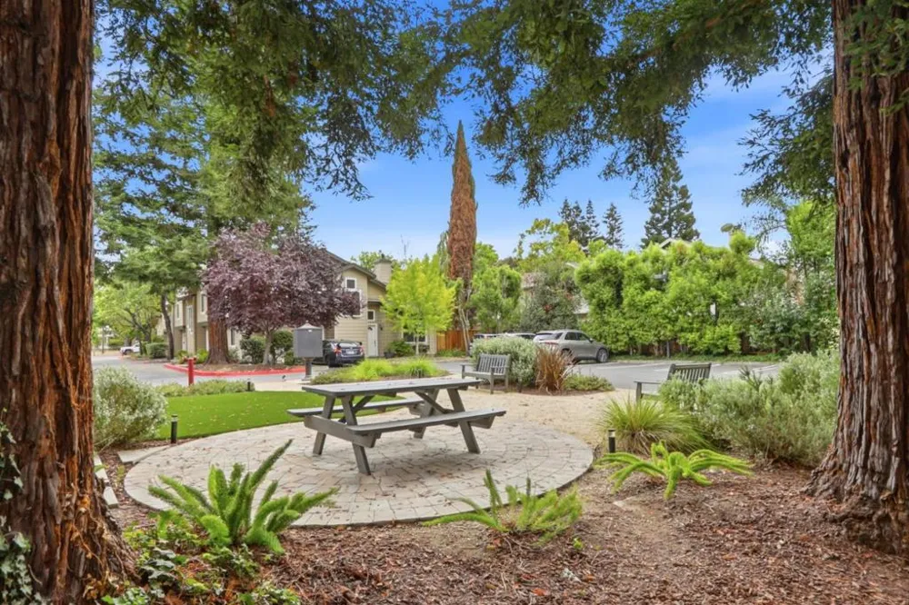 172 Ada Avenue #10 Mountain View, CA 94043