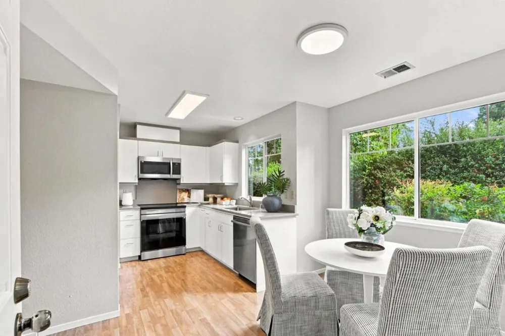 172 Ada Avenue #10 Mountain View, CA 94043