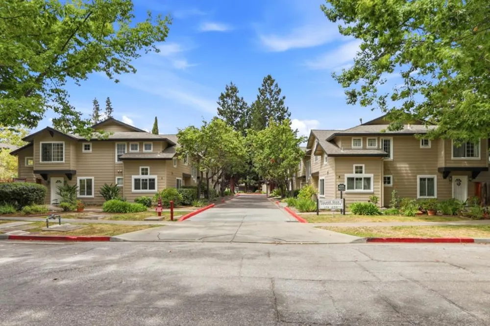 172 Ada Avenue #10 Mountain View, CA 94043