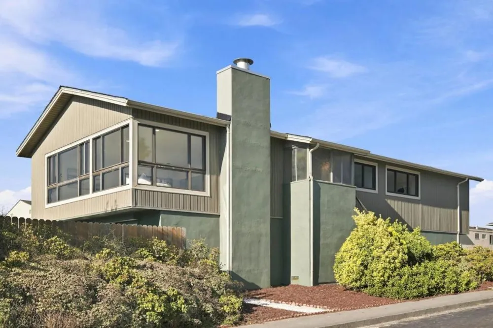295 Edgewood Drive Foster City, CA 94404
