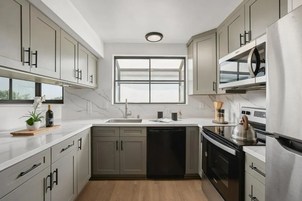 295 Edgewood Drive Foster City, CA 94404