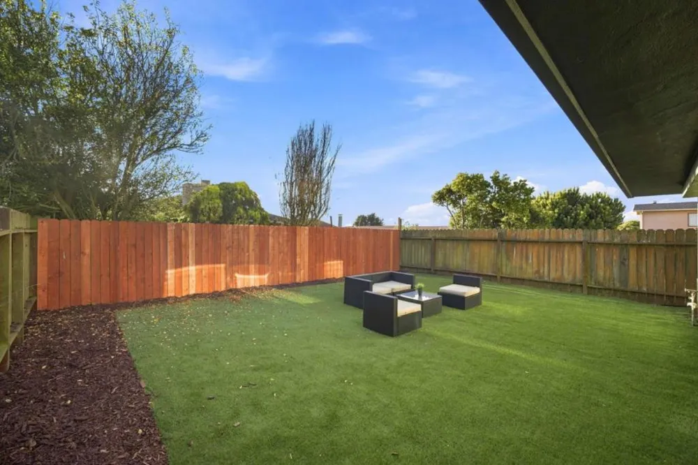 295 Edgewood Drive Foster City, CA 94404