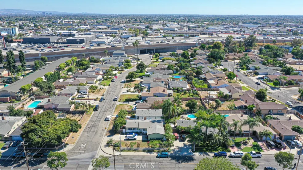 11812 Banner Garden Grove, CA 92843