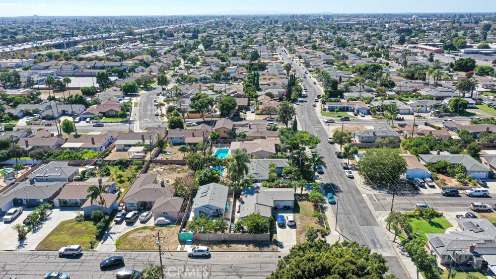 11812 Banner Garden Grove, CA 92843