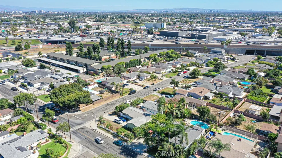 11812 Banner Garden Grove, CA 92843
