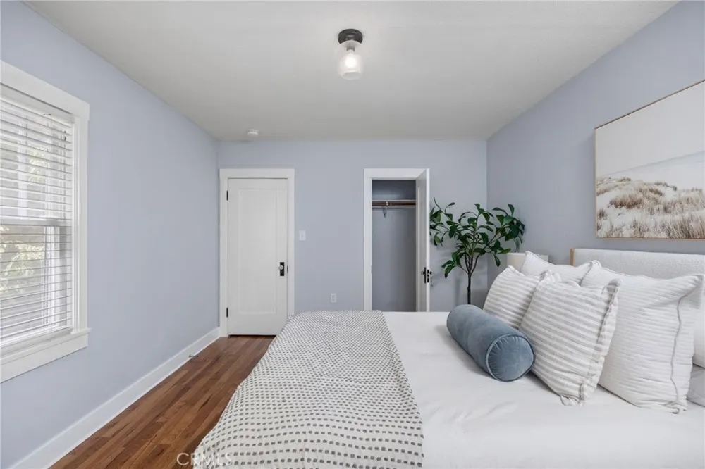 24 Lindero Long Beach, CA 90803