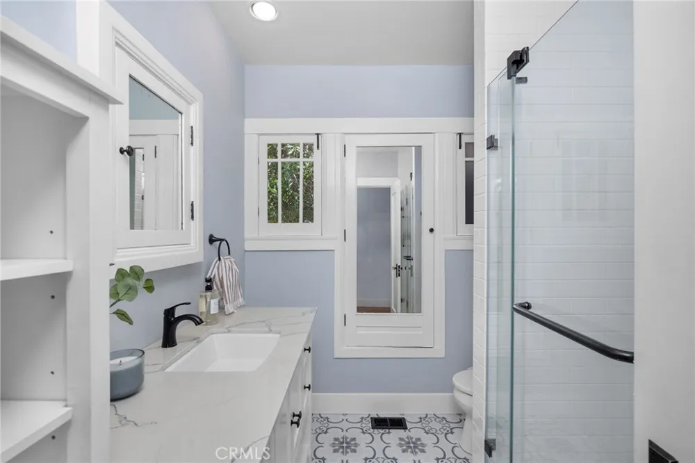24 Lindero Long Beach, CA 90803