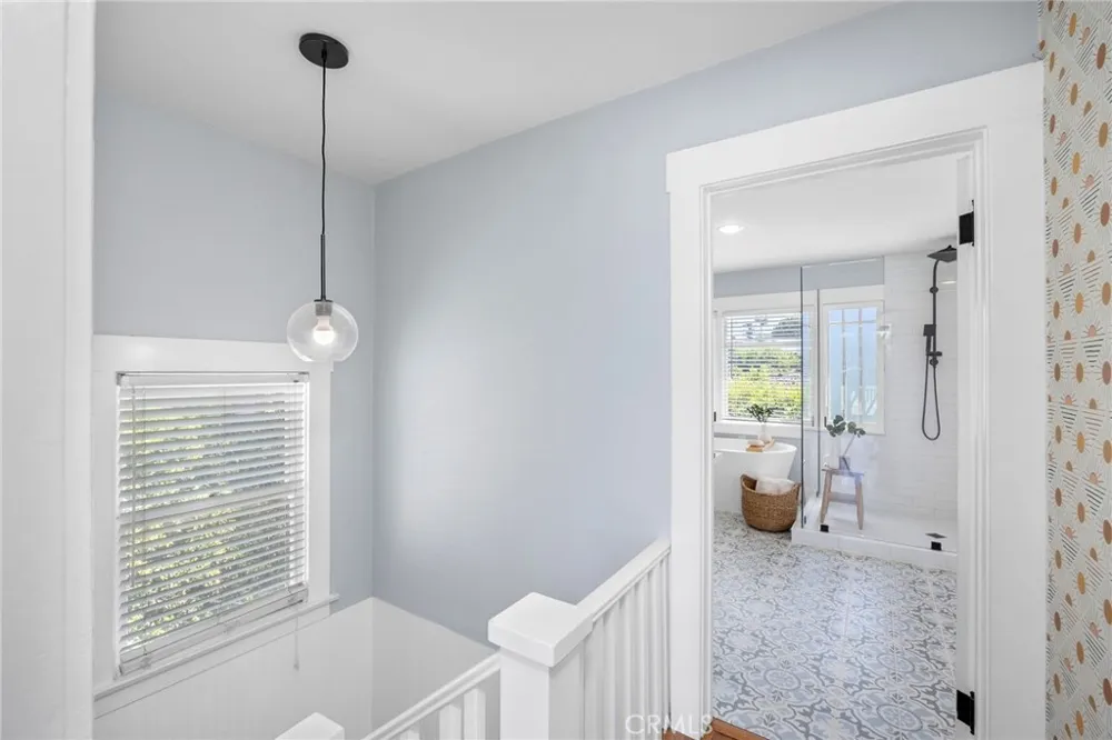24 Lindero Long Beach, CA 90803