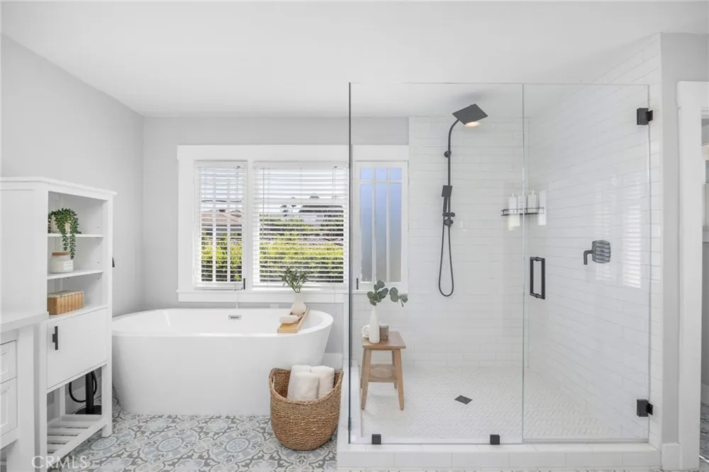 24 Lindero Long Beach, CA 90803