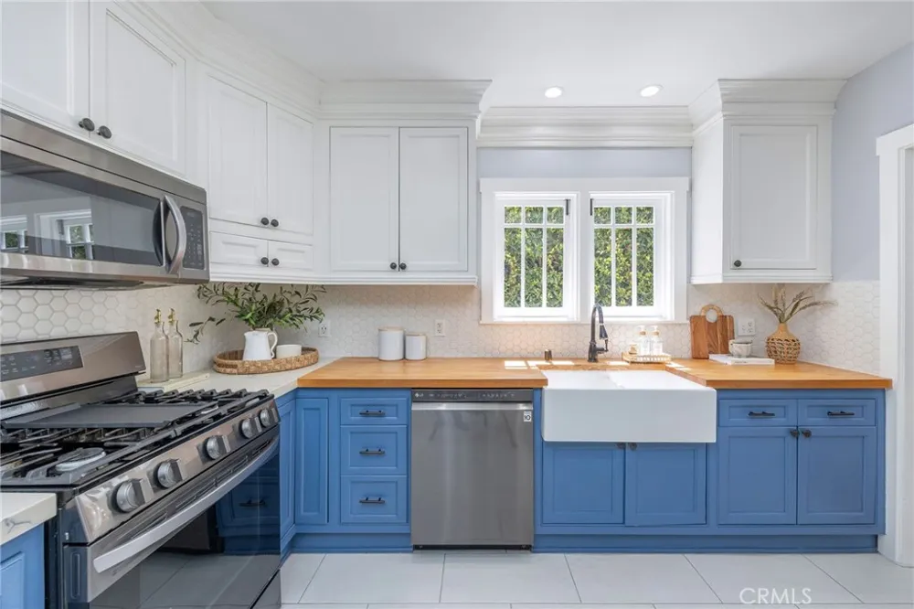 24 Lindero Long Beach, CA 90803