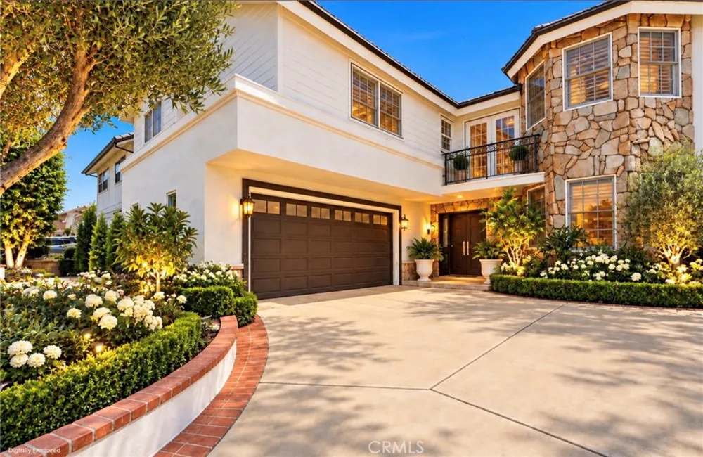 3561 Venture Drive Huntington Beach, CA 92649