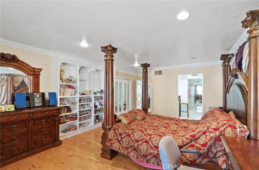 3561 Venture Drive Huntington Beach, CA 92649