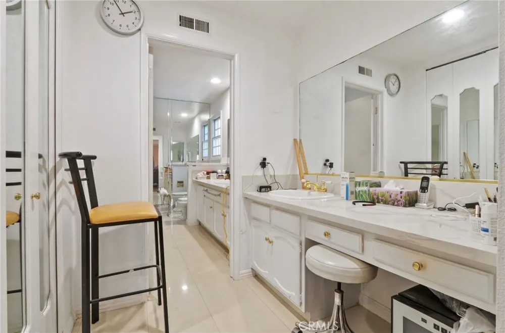 3561 Venture Drive Huntington Beach, CA 92649