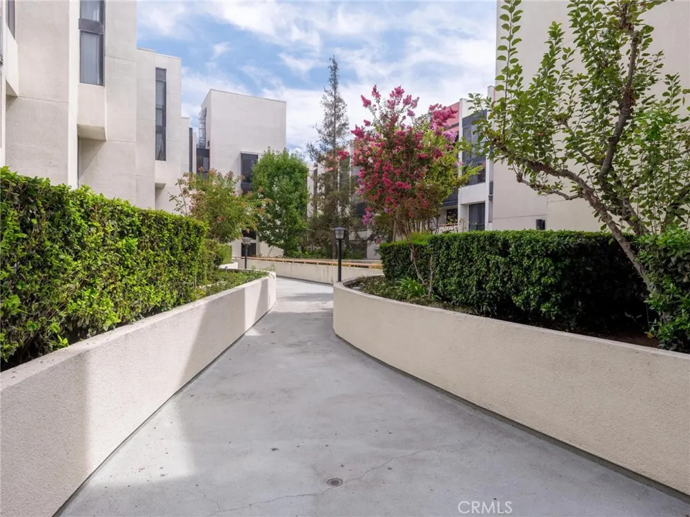 222 S Central Avenue #200 Los Angeles, CA 90012