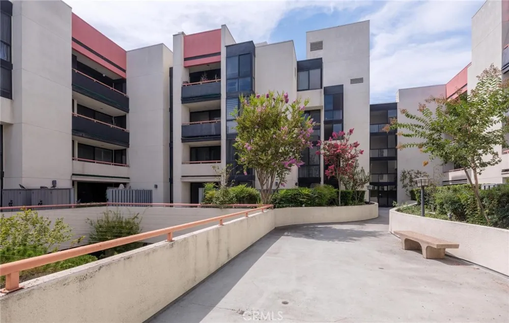 222 S Central Avenue #200 Los Angeles, CA 90012