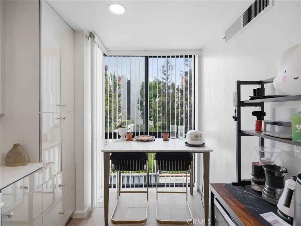 222 S Central Avenue #200 Los Angeles, CA 90012
