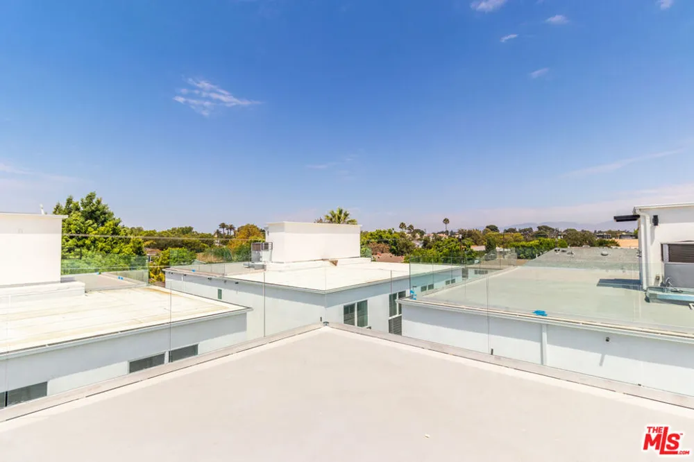 4293 Tujunga Avenue #1/2 Studio City, CA 91604