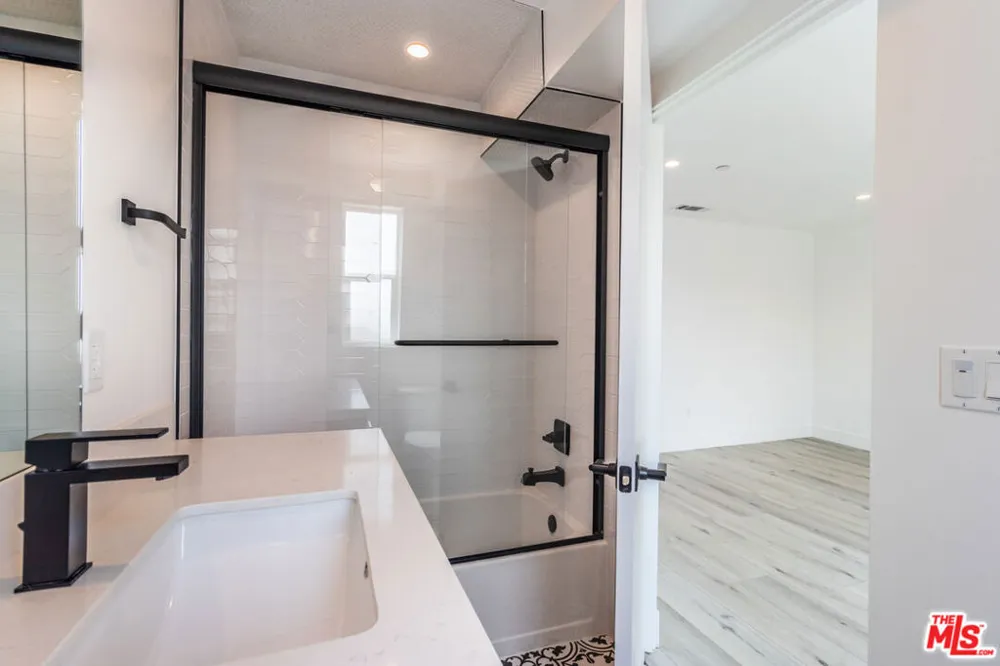 4293 Tujunga Avenue #1/2 Studio City, CA 91604