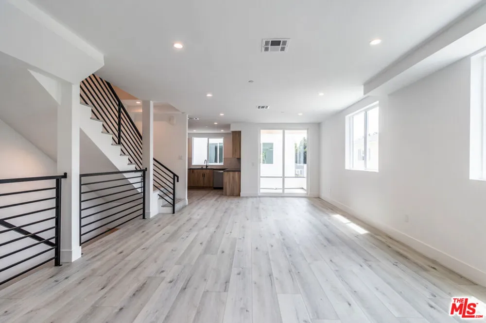 4293 Tujunga Avenue #1/2 Studio City, CA 91604
