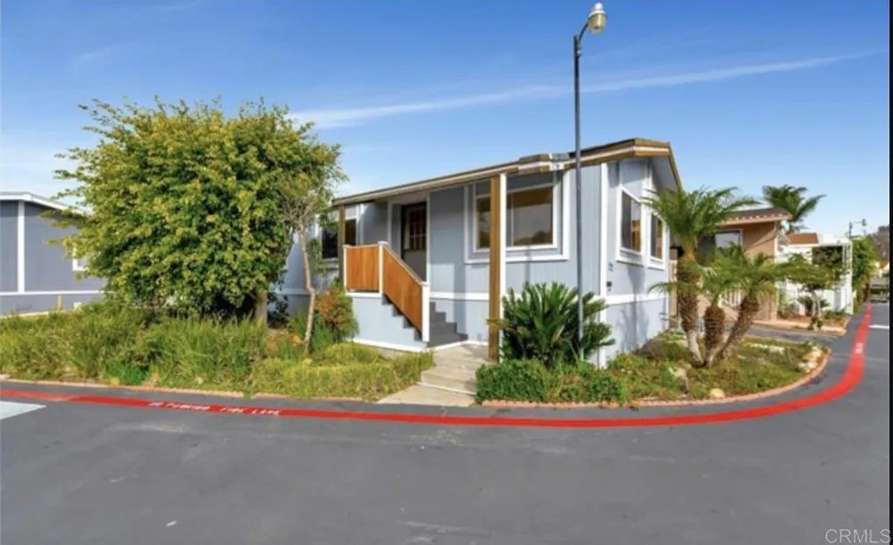 400 MELROSE DRIVE #22 Vista, CA 92083