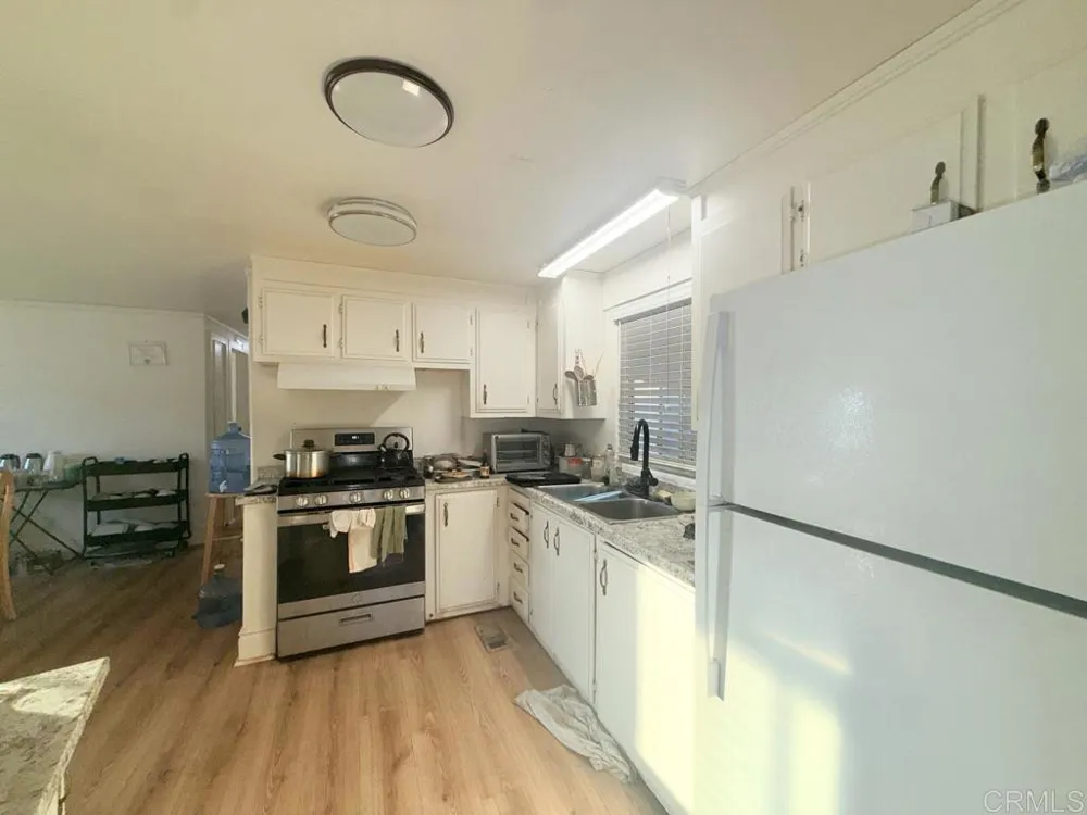 400 MELROSE DRIVE #22 Vista, CA 92083