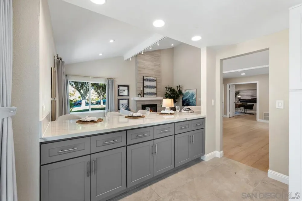 1728 Caminito Ardiente La Jolla, CA 92037
