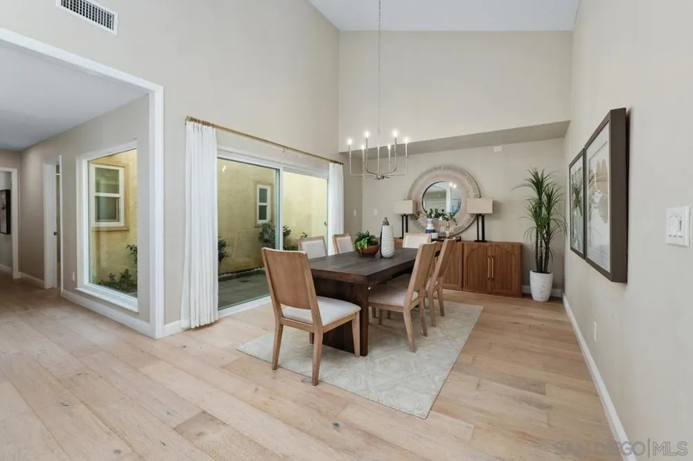 1728 Caminito Ardiente La Jolla, CA 92037