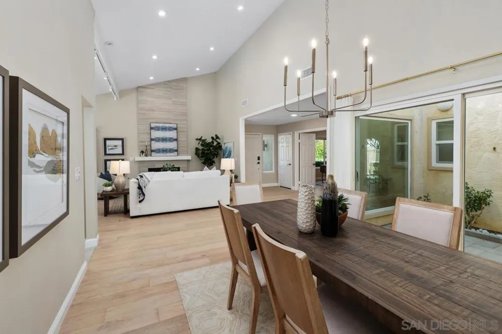 1728 Caminito Ardiente La Jolla, CA 92037