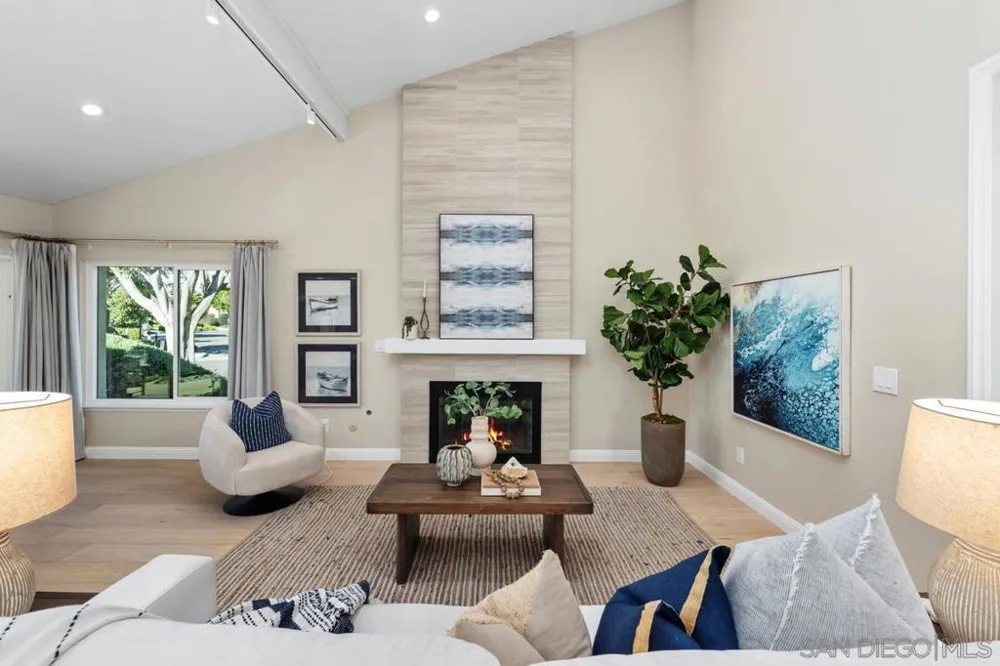 1728 Caminito Ardiente La Jolla, CA 92037
