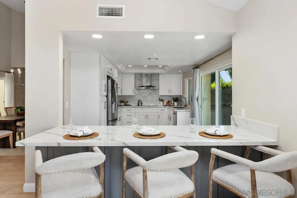 1728 Caminito Ardiente La Jolla, CA 92037
