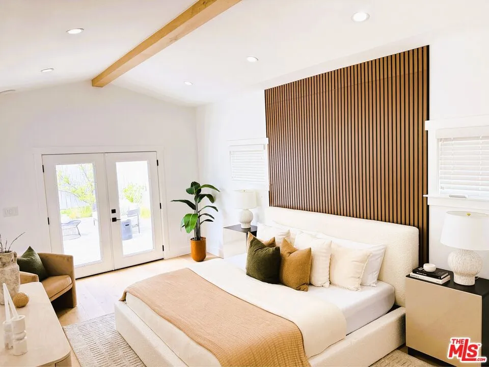 5873 W 74th Street Los Angeles, CA 90045