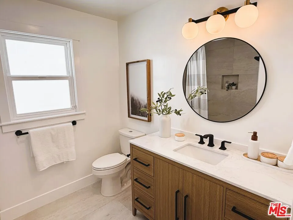 5873 W 74th Street Los Angeles, CA 90045