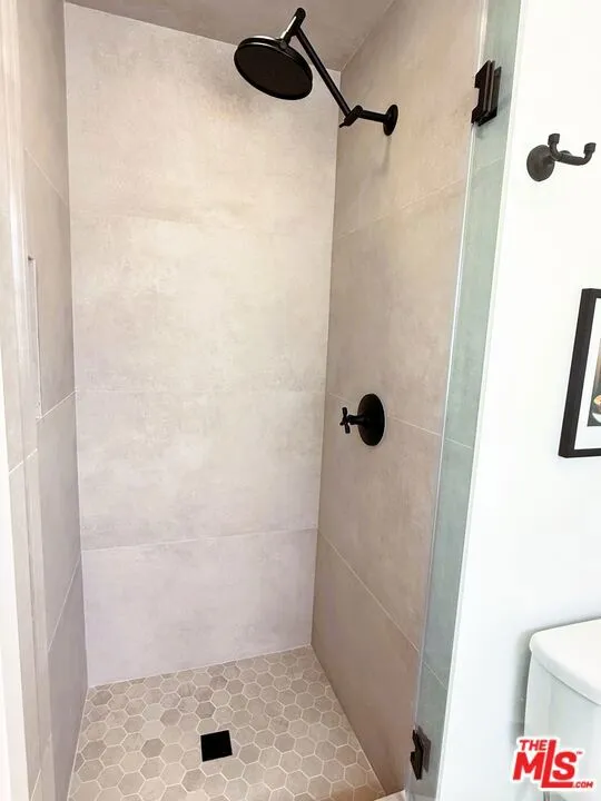 5873 W 74th Street Los Angeles, CA 90045
